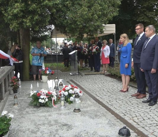 UCZCILI PAMIĘĆ BOHATERÓW – SANDOMIERZ UPAMIĘTNIŁ WALCZĄCYCH O WOLNOŚĆ