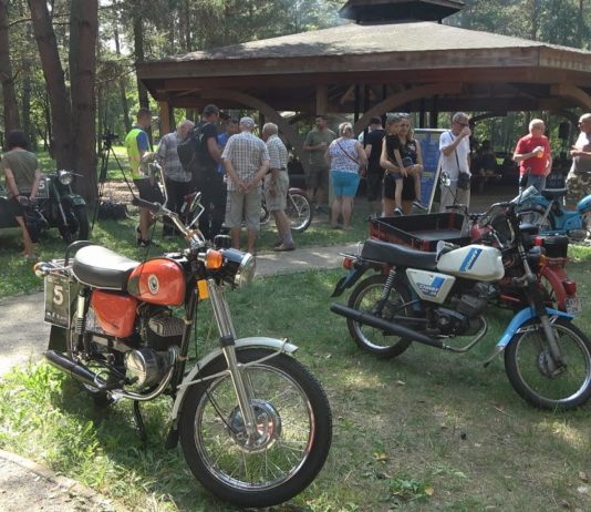 PEREŁKI MOTORYZACJI W NOWEJ DĘBIE – ZLOT Z HISTORIĄ W TLE