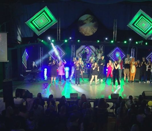 KONCERT „ZAOPIEKUJ SIĘ MNĄ” – TARNOBRZESKI „KOPERNIK” DLA MACHOWIAKÓW