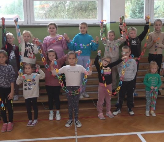 KULTYWUJĄ LASOWIACKIE ZWYCZAJE – W ŻUPAWIE TWORZYLI TRADYCYJNE OZDOBY