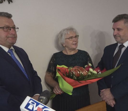 DZIEŃ EDUKACJI NARODOWEJ – W GRĘBOWIE WYRÓŻNIONO DYREKTORÓW I NAUCZYCIELI