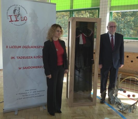 TERAŹNIEJSZOŚĆ WYRASTA Z PRZESZŁOŚCI – JUBILEUSZ II LO W SANDOMIERZU