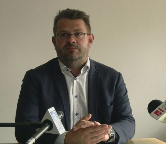 ZUS WYPŁACA PIENIĄDZE – MIESZKAŃCY SKŁADAJĄ WNIOSKI