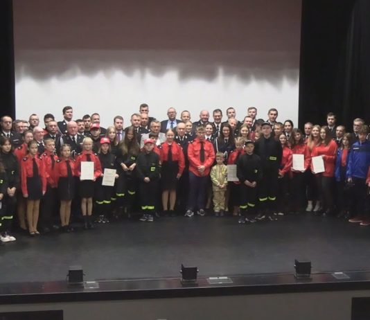 MŁODZI STRAŻACY Z DOTACJAMI – UROCZYSTOŚĆ W BARANOWIE SANDOMIERSKIM