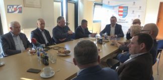 POWIAT SANDOMIERSKI INWESTUJE – PODPISANO UMOWY NA MODERNIZACJĘ DRÓG