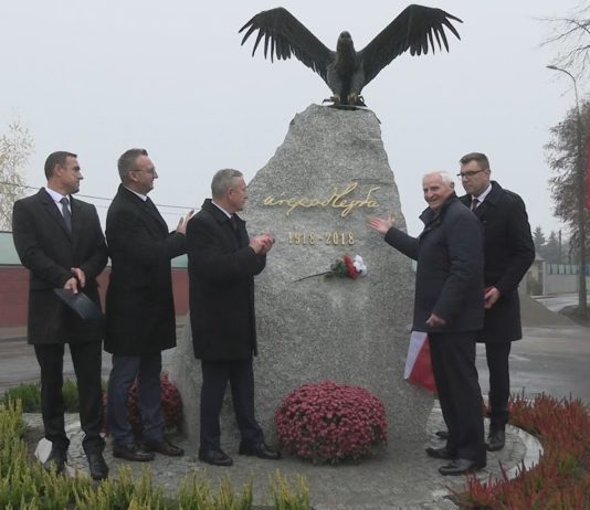 RONDO W NOWEJ ODSŁONIE – W SANDOMIERZU ZADBALI O MIEJSCE PAMIĘCI