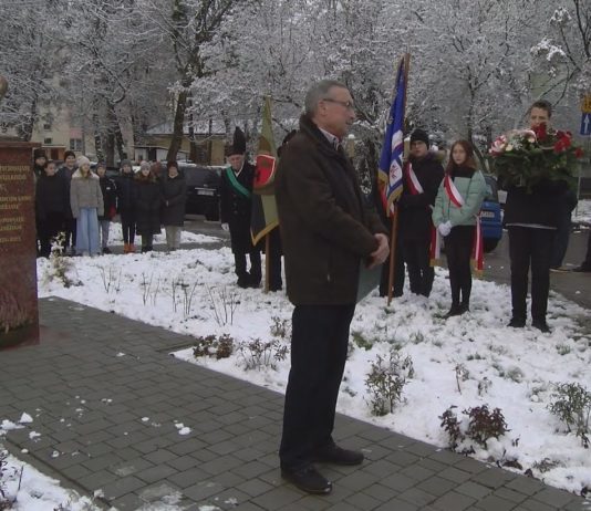 W TARNOBRZEGU ZAWARLI POROZUMIENIE – UCZNIOWIE ZAOPIEKUJĄ SIĘ POMNIKIEM