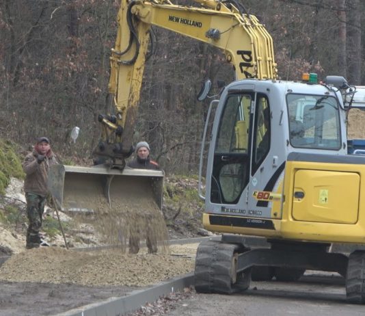 W NOWEJ DĘBIE INWESTUJĄ – TRWA MODERNIZACJA WAŻNEJ DROGI