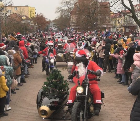 DOBRZE SIĘ BAWILI I POMAGALI – PARADA MIKOŁAJÓW W TARNOBRZEGU