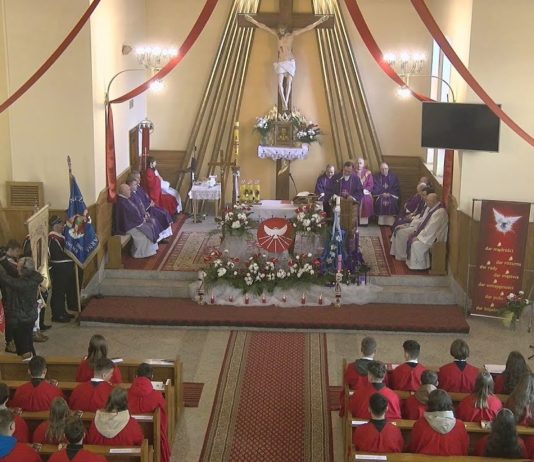 ZAKOŃCZYLI OBCHODY ZŁOTEGO JUBILEUSZU – PARAFIALNA UROCZYSTOŚĆ W KRAWCACH