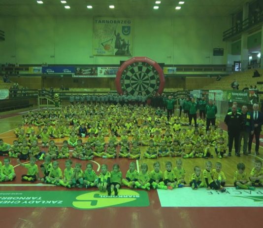 SIARKOWE MIKOŁAJKI POWRÓCIŁY – W TARNOBRZEGU ŚWIĘTOWALI NA SPORTOWO