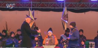 ŚWIĘTOWANIE Z MIESZKAŃCAMI – GMINNA WIGILIA W NOWEJ DĘBIE