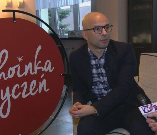 W TARNOBRZEGU NIOSĄ POMOC – STARTUJE KOLEJNA „CHOINKA ŻYCZEŃ”