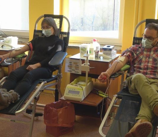 ŚWIĄTECZNA ZBIÓRKA KRWI – W TARNOBRZEGU PODZIELILI SIĘ BEZCENNYM DAREM