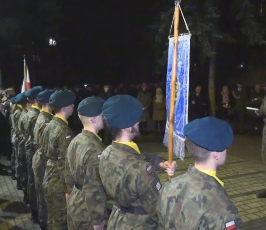 ZAPALILI ŚWIECZKĘ JĘDRUSIOWI – W TARNOBRZEGU WSPOMINALI BOHATERA