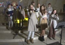 „ŚWIATŁOŚĆ ŚWIATA” W SANDOMIERZU – KONCERT ŚWIĄTECZNY SCHOLI PALLOTYŃSKIEJ