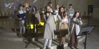 „ŚWIATŁOŚĆ ŚWIATA” W SANDOMIERZU – KONCERT ŚWIĄTECZNY SCHOLI PALLOTYŃSKIEJ