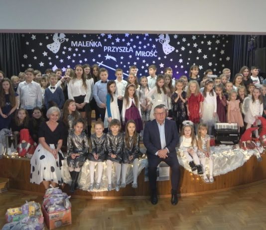 ŚPIEWALI KOLĘDY I PASTORAŁKI – REKORDOWY PRZEGLĄD W GRĘBOWIE