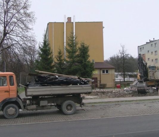 CENTRUM ZMIENIA OBLICZE – INWESTYCJE W NOWEJ DĘBIE