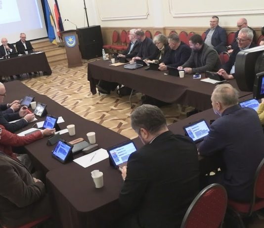 BURZLIWA DYSKUSJA O ŚMIECIACH – W TARNOBRZEGU DROŻEJE ODBIÓR ODPADÓW