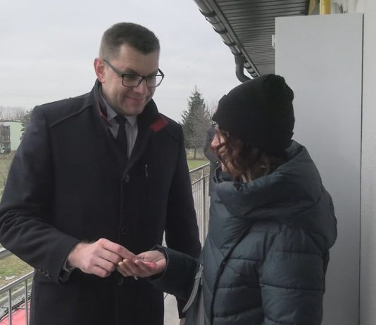 ODEBRALI UPRAGNIONE KLUCZE – W SANDOMIERZU POWSTAŁY NOWE MIESZKANIA