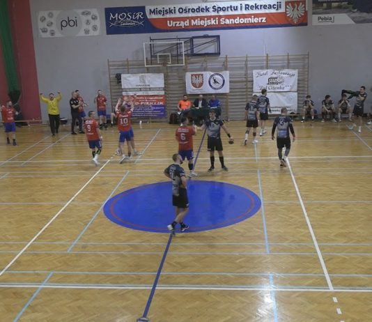 ZNAKOMITY MECZ PIŁKARZY RĘCZNYCH WISŁY – TRZY PUNKTY ZOSTAŁY W SANDOMIERZU