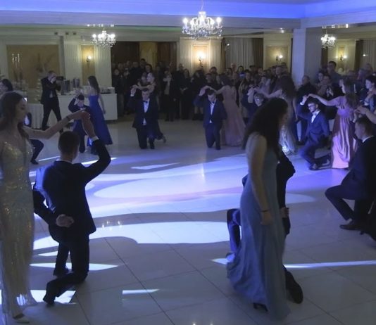 UROCZYSTY BAL MATURALNY – STUDNIÓWKA UCZNIÓW TARNOBRZESKIEJ „BUDOWLANKI”