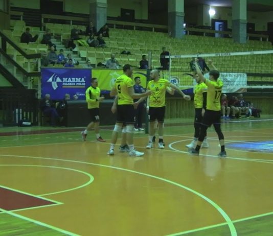 PIĘĆ SETÓW W TARNOBRZEGU – SIARKA POKONAŁA SIATKARZY Z IWIERZYC