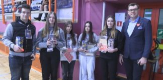 ZAGRALI ZGODNIE Z TRADYCJĄ – FINAŁ WOŚP W SANDOMIERZU