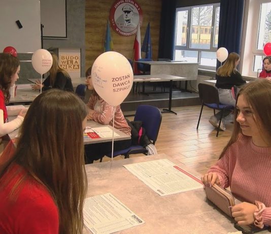 „KOCHAJ BLIŹNIAKA SWEGO…” – AKCJA KOMÓRKOMANIA W TARNOBRZEGU