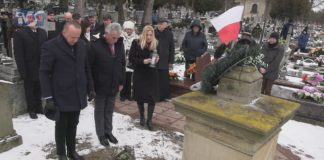 W HOŁDZIE LOKALNYM BOHATEROM – BARANÓW SANDOMIERSKI UPAMIĘTNIŁ POWSTAŃCÓW STYCZNIOWYCH