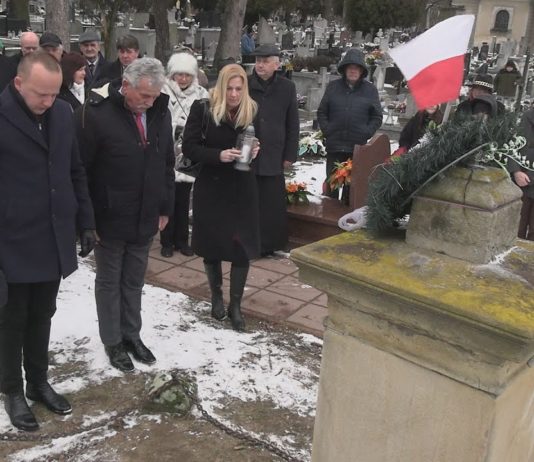 W HOŁDZIE LOKALNYM BOHATEROM – BARANÓW SANDOMIERSKI UPAMIĘTNIŁ POWSTAŃCÓW STYCZNIOWYCH