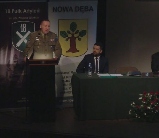 WOJSKO SZANSĄ NA ROZWÓJ – NADZWYCZAJNA SESJA W NOWEJ DĘBIE