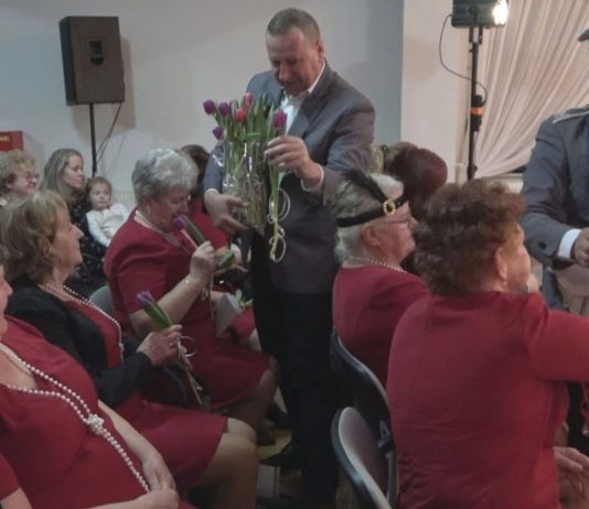 PODZIĘKOWANIA I ŻYCZENIA DLA PAŃ – DZIEŃ KOBIET W GRĘBOWIE