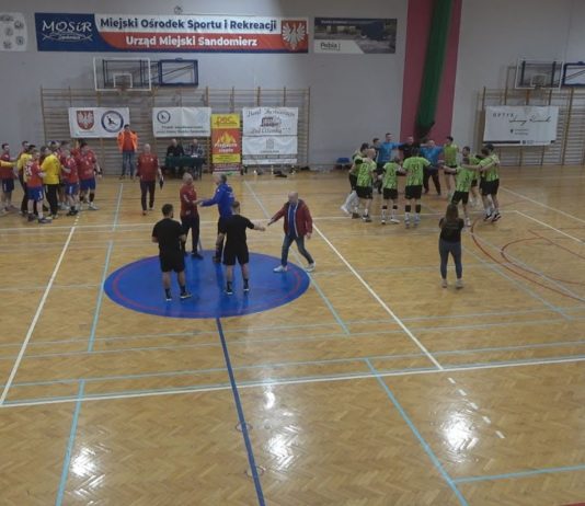 WISŁA SANDOMIERZ POWALCZYŁA Z FAWORYTEM – ZWYCIĘSTWO PIŁKARZY RĘCZNYCH Z CHRZANOWA