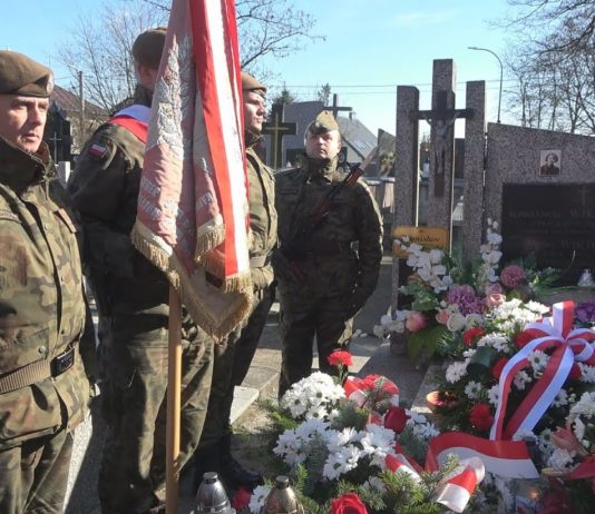 W HOŁDZIE ŻOŁNIERZOM NIEZŁOMNYM – SANDOMIERZ UPAMIĘTNIŁ BOHATERÓW