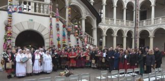 KULTYWUJĄ WIELKANOCNE TRADYCJE – ŚWIĘTOWANIE W BARANOWIE SANDOMIERSKIM