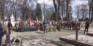 UPAMIĘTNILI OFIARY ZBRODNI KATYŃSKIEJ – UROCZYSTOŚĆ PATRIOTYCZNA W SANDOMIERZU
