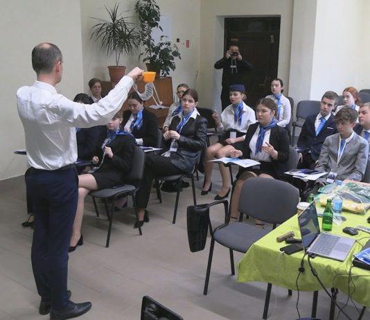 UCZNIOWIE ZDOBYWAJĄ DODATKOWĄ WIEDZĘ – KURS W TARNOBRZESKIM „ROLNIKU”