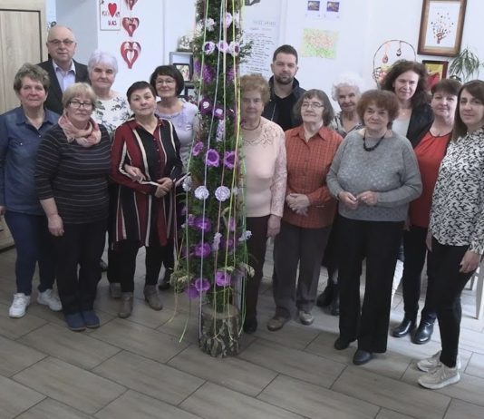 KLUB SENIORA INTEGRUJE I EDUKUJE – ŚWIĄTECZNE SPOTKANIE W NOWEJ DĘBIE