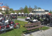 EFEKTOWNE ROZPOCZĘCIE SEZONU – MOTOCYKLIŚCI OPANOWALI SANDOMIERZ