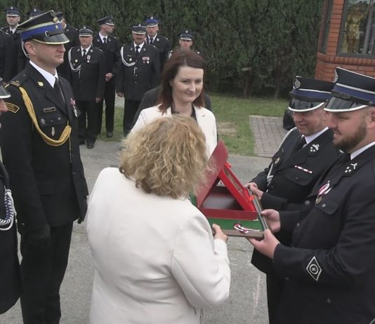 DOCENIENI ZA SPOŁECZNĄ SŁUŻBĘ – STRAŻACKIE ŚWIĘTO W SOKOLNIKACH