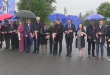 POWIATOWA INWESTYCJA W DĄBROWICY – DROGA PRZEZ ZWAŁKĘ ZMODERNIZOWANA