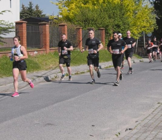SANDOMIERZ UGOŚCIŁ BIEGACZY – TRADYCYJNE BIEGI KWITNĄCYCH SADÓW