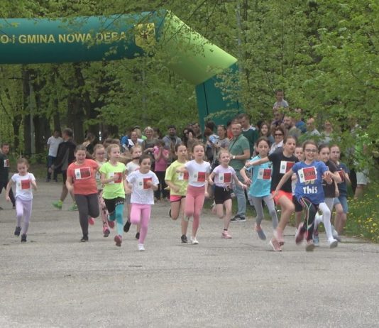 POŁĄCZYLI SPORT I PATRIOTYZM – AKTYWNE ŚWIĘTOWANIE W NOWEJ DĘBIE