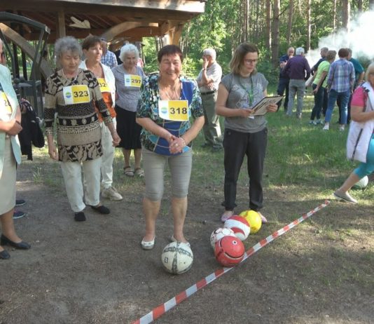 TAK SIĘ BAWIĄ AKTYWNI SENIORZY – SENIORIADA W NOWEJ DĘBIE