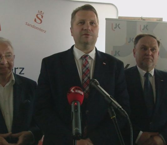 MINISTER W KRÓLEWSKIM MIEŚCIE – PRZEMYSŁAW CZARNEK Z WIZYTĄ W SANDOMIERZU