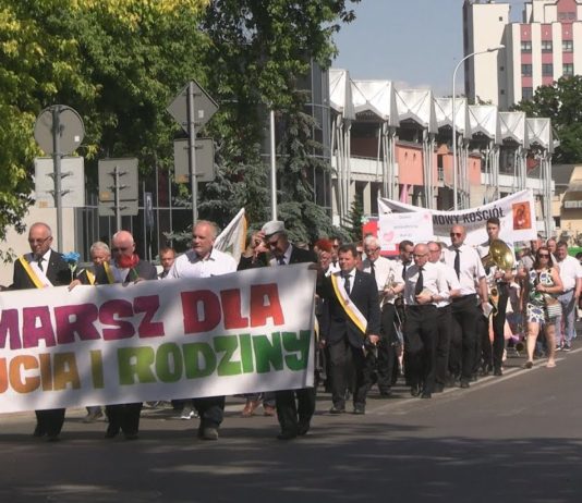 PRZESZLI ULICAMI TARNOBRZEGA – MARSZ DLA ŻYCIA I RODZINY