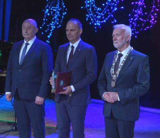 WYRÓŻNIENI W URODZINY MIASTA – UROCZYSTA SESJA RADY MIASTA TARNOBRZEGA