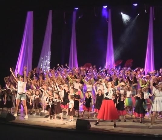 ARTYSTYCZNE WIĘZI POKOLEŃ – NIEZWYKŁE TANECZNE WIDOWISKO W TARNOBRZEGU